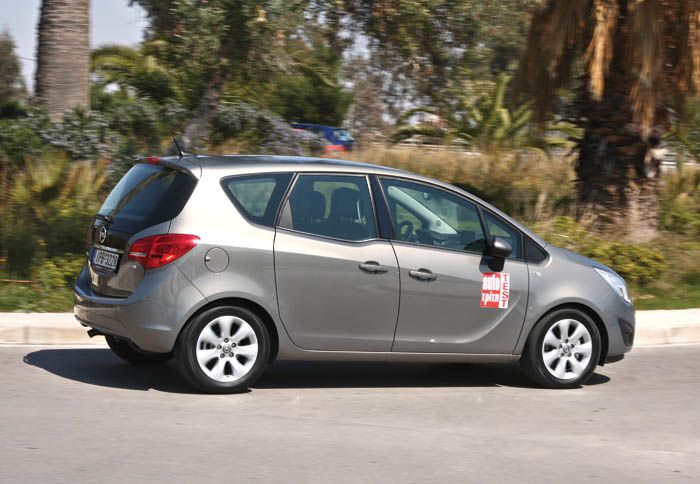 Το μικρό MPV της Opel αποπνέει συμπαγή αίσθηση στο δρόμο και παραμένει σίγουρο και ασφαλές κινούμενο ακόμα και σε γρήγορους ρυθμούς.